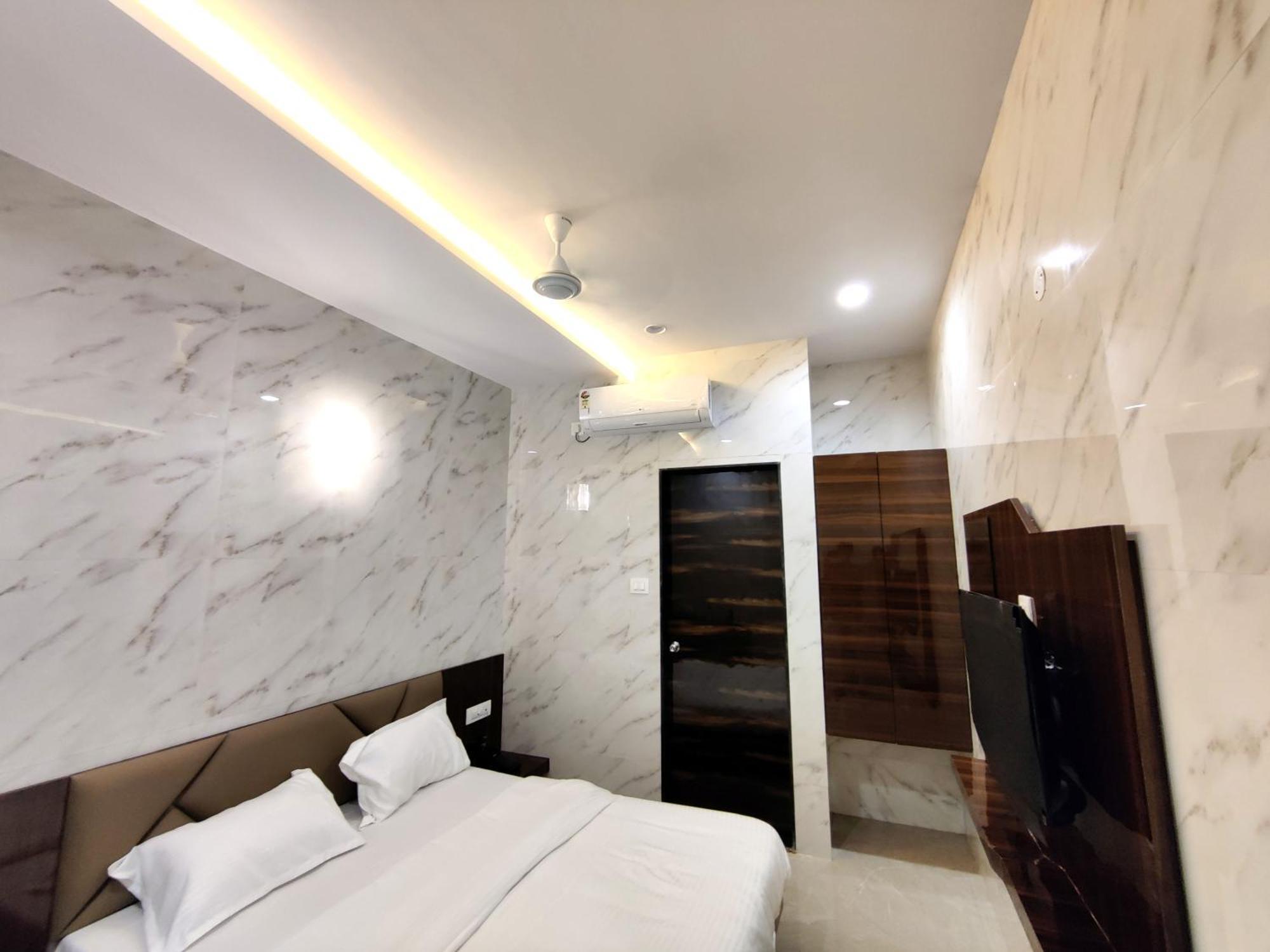 Hotel Comfy Inn Bombaim Exterior foto